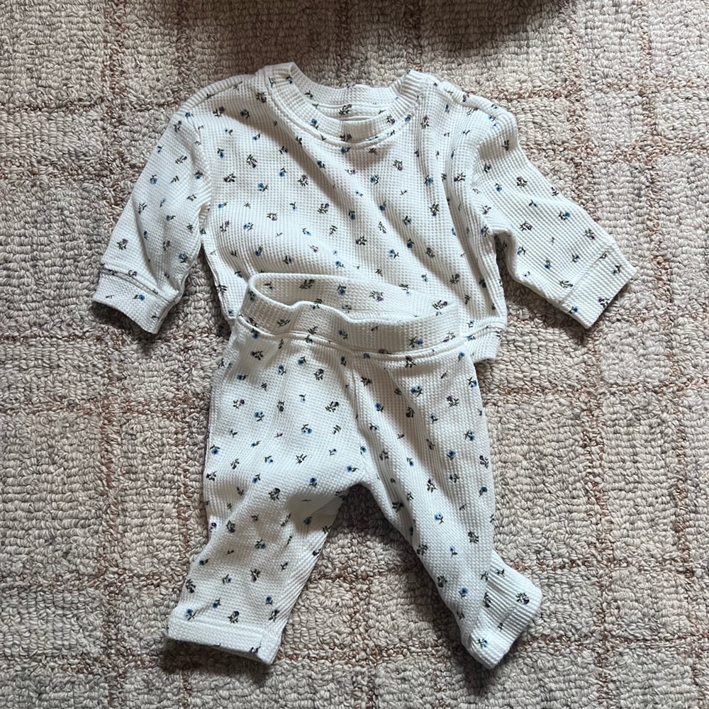 Cat & Jack flower 2 Piece Set